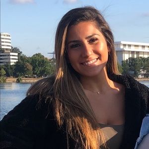 Meet your Posher, Nina